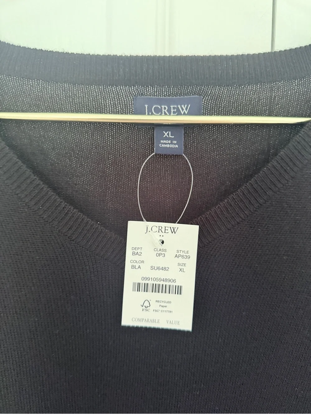 NWT J. Crew Men's Machine-washable merino wool-blend V-neck sweater Black XL